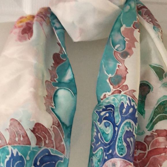 VTG  Custom-printed  and  hand-rolled 100% Silk Gorgeous Oblong Scarf - Picture 11 of 16